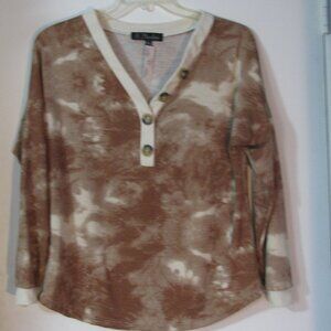 B Flawless Top Small NWT $24 Brown Cream Velevety Soft Plush Fabric